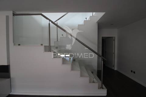 Duplex t3+1 com grandes terraços - montijo