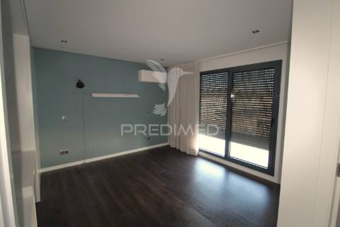 Duplex t3+1 com grandes terraços - montijo