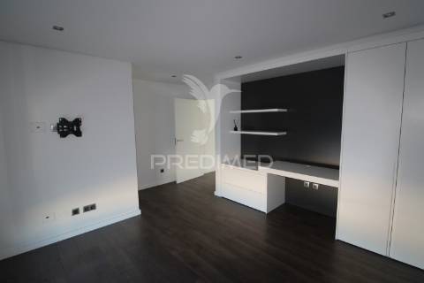 Duplex t3+1 com grandes terraços - montijo