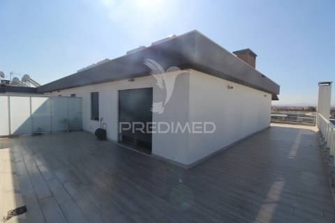 Duplex t3+1 com grandes terraços - montijo