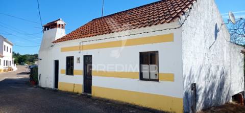 Casa típica do alentejo em são bartolomeu, concelho de gavião