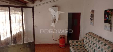 Casa típica do alentejo em são bartolomeu, concelho de gavião