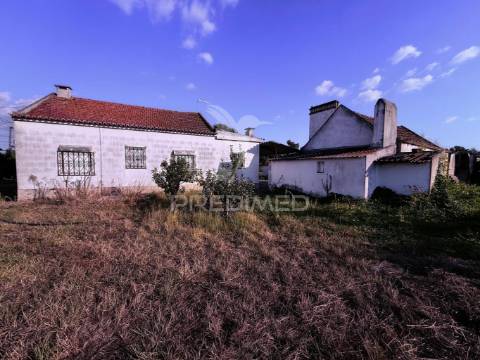 Terreno com 2 moradias pinhal novo