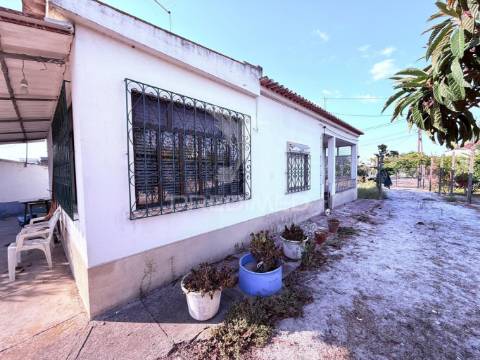 Terreno com 2 moradias pinhal novo