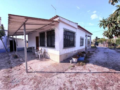 Terreno com 2 moradias pinhal novo