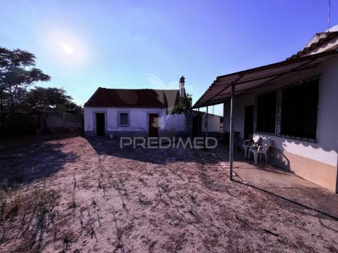 Terreno com 2 moradias pinhal novo