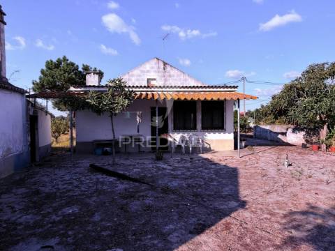 Terreno com 2 moradias pinhal novo