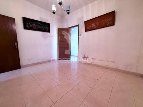 Terreno com 2 moradias pinhal novo