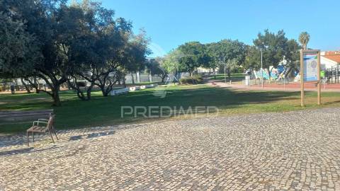 Moradia t3 em recuperação – foros da amora