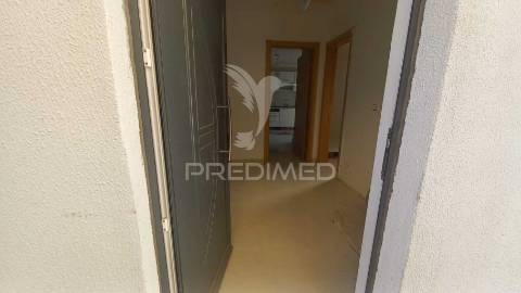 Moradia t3 em recuperação – foros da amora