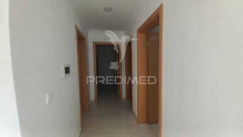 Moradia t3 em recuperação – foros da amora