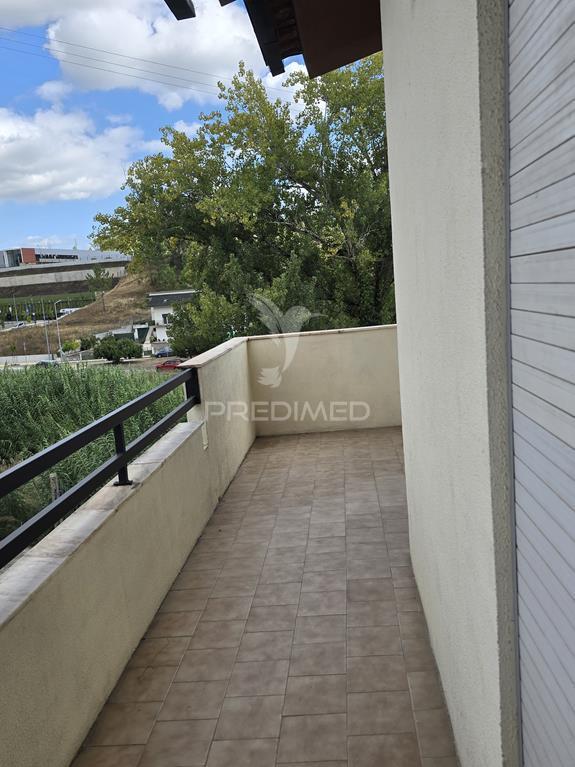 Apartamento t2 com sótão e garagem eiras coimbra