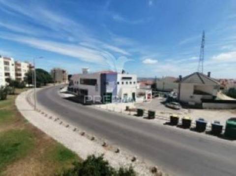 Arrendam-se quartos individuais para raparigas e rapazes  , fidalguinhos.