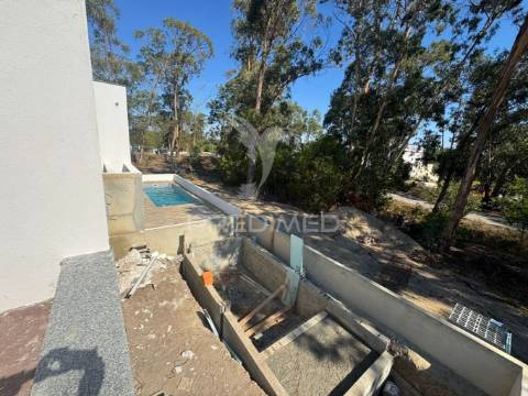 Moradia t3 junto ao mar com piscina