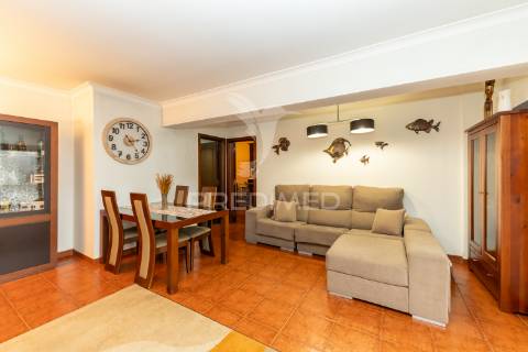 Andar de moradia duplex com logradouro e garagem,setúbal.