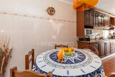 Andar de moradia duplex com logradouro e garagem,setúbal.