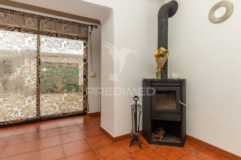 Andar de moradia duplex com logradouro e garagem,setúbal.