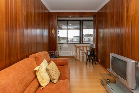 Andar de moradia duplex com logradouro e garagem,setúbal.