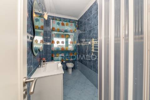 Andar de moradia duplex com logradouro e garagem,setúbal.