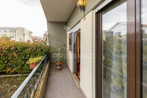 Andar de moradia duplex com logradouro e garagem,setúbal.