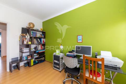 Andar de moradia duplex com logradouro e garagem,setúbal.