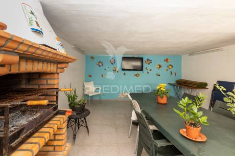 Andar de moradia duplex com logradouro e garagem,setúbal.