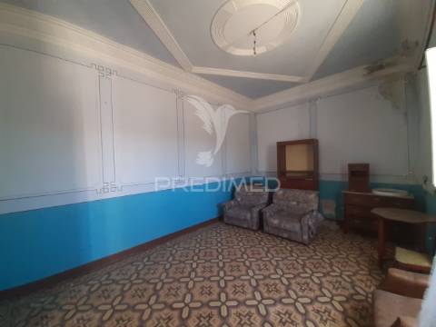 Antiga padaria industrial de alfundão - para recuperar