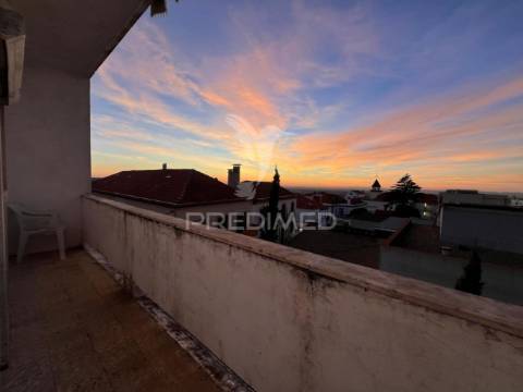 Apartamento t2 no centro de palmela