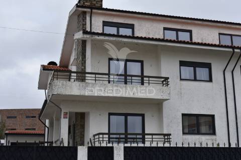 Excelente moradia em vila nova de gaia