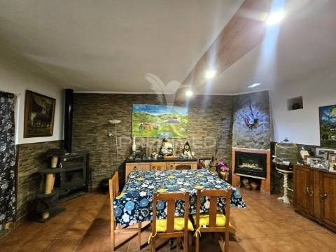 Moradia t3 com quintal nos geraldos, castro verde