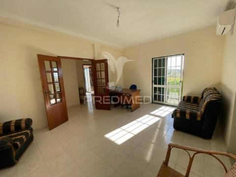 Moradia em almendra – vila nova de foz côa