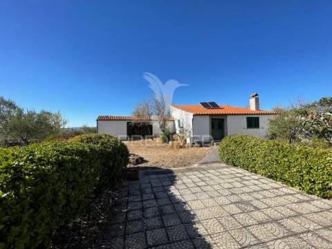 Moradia em almendra – vila nova de foz côa