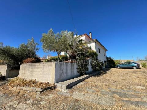 Moradia em almendra – vila nova de foz côa