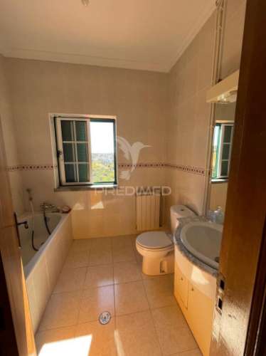 Moradia em almendra – vila nova de foz côa