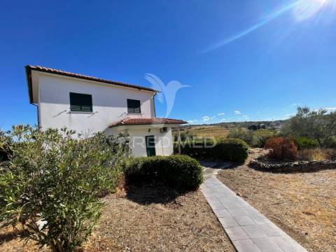 Moradia em almendra – vila nova de foz côa