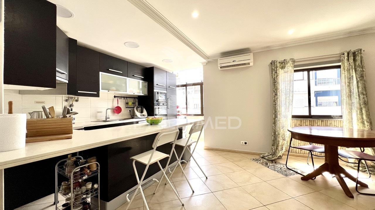 Apartamento t2 em santo antónio da charneca, barreiro