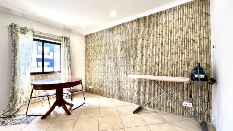 Apartamento t2 em santo antónio da charneca, barreiro