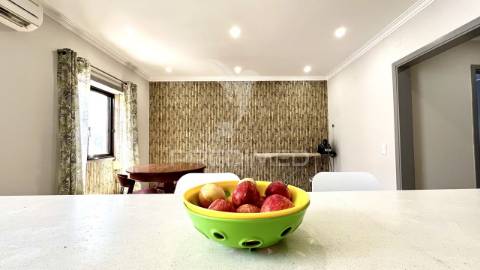 Apartamento t2 em santo antónio da charneca, barreiro