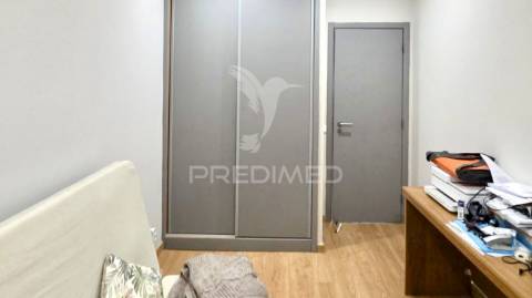 Apartamento t2 em santo antónio da charneca, barreiro