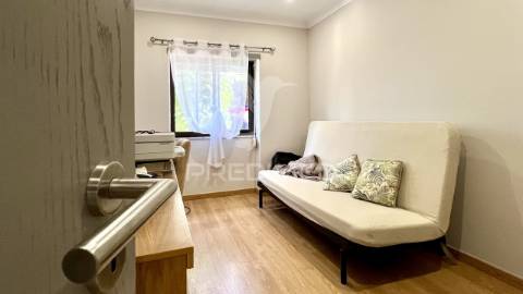 Apartamento t2 em santo antónio da charneca, barreiro