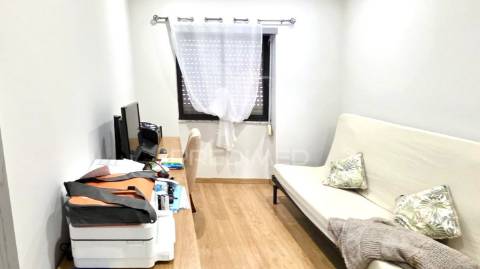 Apartamento t2 em santo antónio da charneca, barreiro