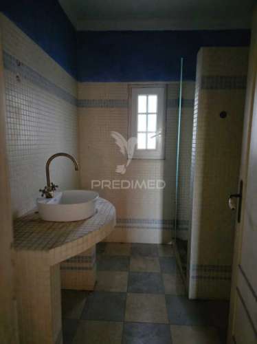 Quinta com 10.000 m² e armazém licenciado para indústria — palmela