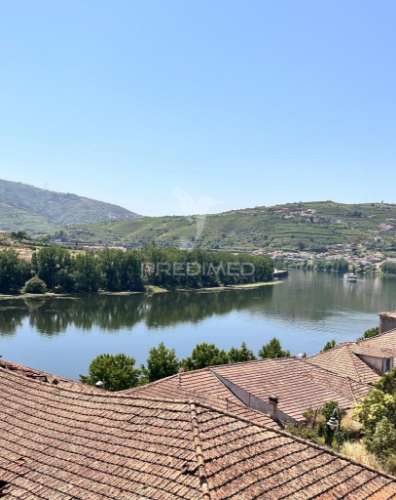 Apartamento t3  no centro da cidade com vista sobre o rio douro, no peso da régua