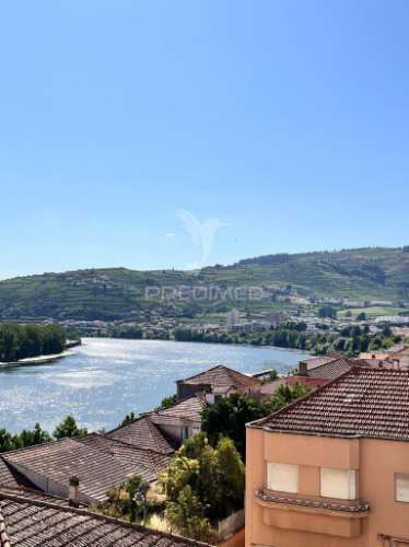 Apartamento t3  no centro da cidade com vista sobre o rio douro, no peso da régua