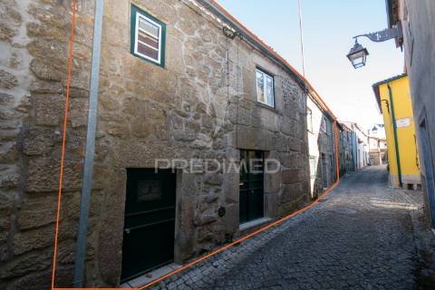 Moradia t3 +1 no centro histórico de trancoso