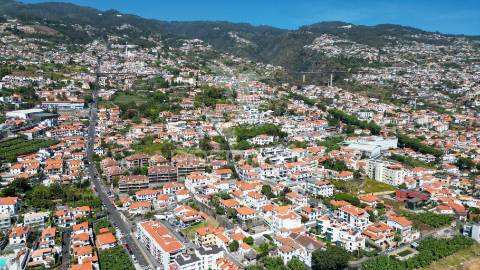 Prédio em santa luzia - funchal, ilha da madeira