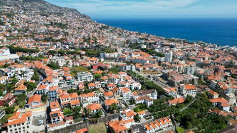 Prédio em santa luzia - funchal, ilha da madeira