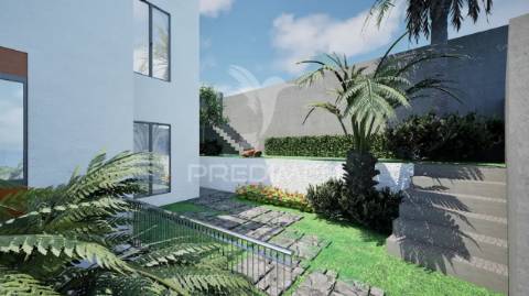 Moradia t3 em fase de construção com vista mar , santa cruz - ilha da madeira