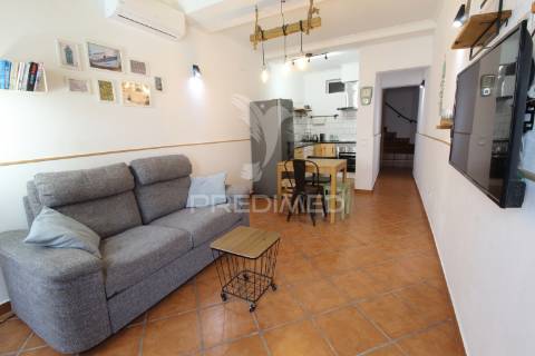 Moradia tradicional t2, remodelada na baixa de olhão