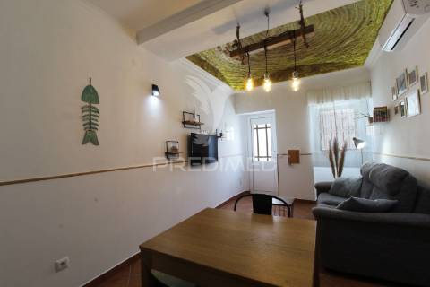 Moradia tradicional t2, remodelada na baixa de olhão